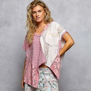 💖Hello Gorgeous! POL Asymmetrical V-Neck Short Sleeve Lace Top - Fuschia